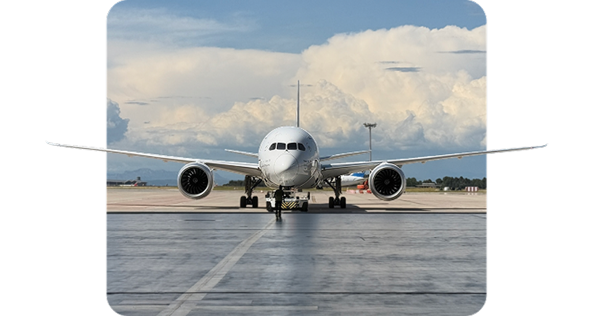 Avión de Air Europa en el hangar de mantenimiento